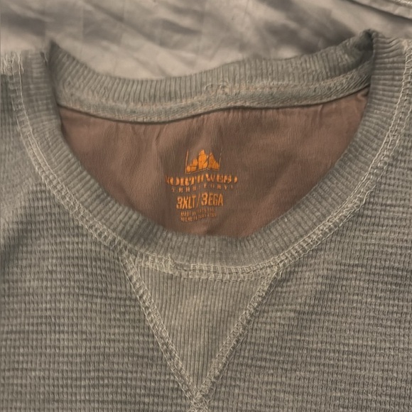 Eddie Bauer Men's Light Gray Crewneck Sweater - Picture 2 of 3